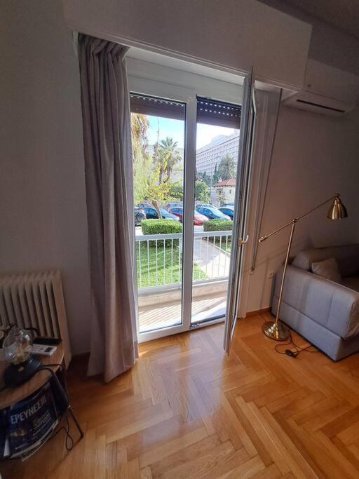 Chic Comfort: Where Cozy Meets Professional Atenas Exterior foto