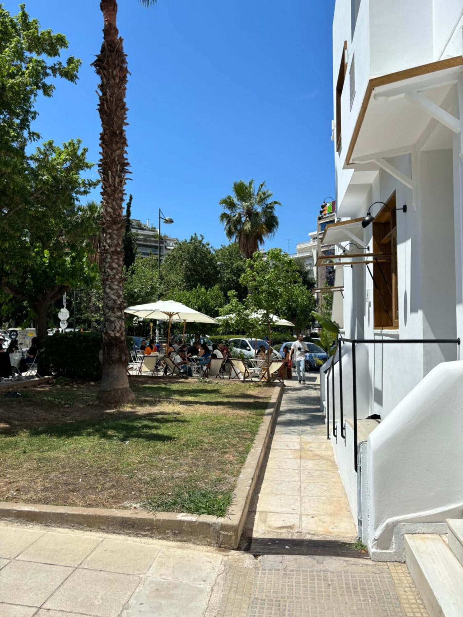 Chic Comfort: Where Cozy Meets Professional Atenas Exterior foto